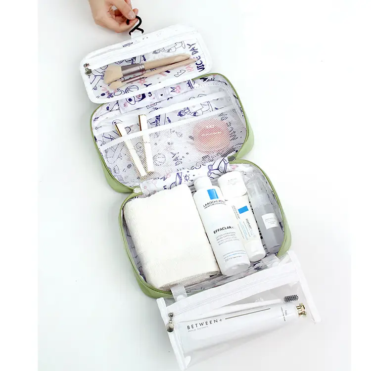 foldable-travel-toiletry-bag (4)